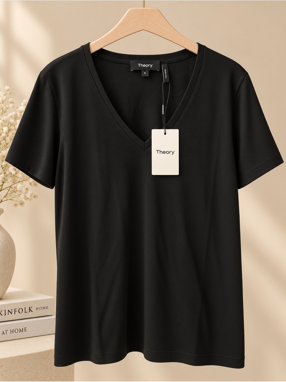 Theory Women's Black V-Neck Top ✨